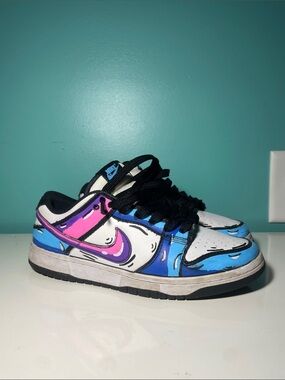 Customized Cartoon Nike Low Dunk Sneakers in Blue, Pink, White